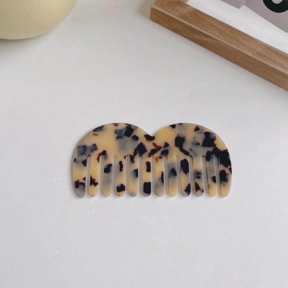 Block M Shaped Hair Comb In Light Leopard Print